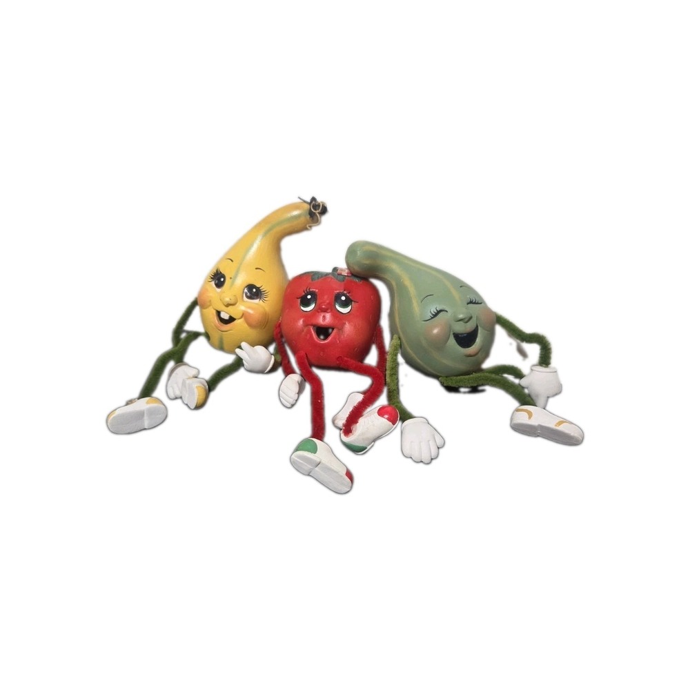 VTG. Anthropomorphic Ceramic Apple Shelf Sitters, Set Of 3-Expressions, VNC.